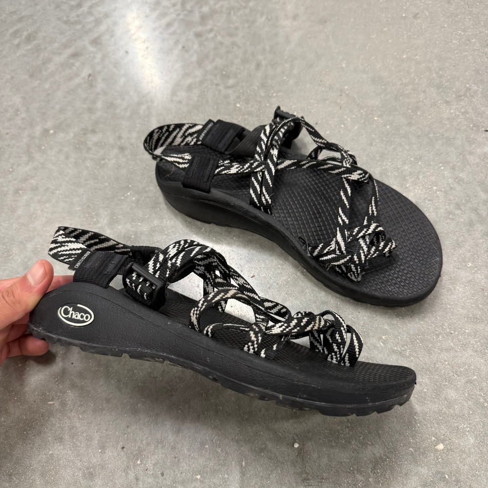 Chaco Z Cloud 2 Womens Sandals Size 8 Black White Strappy Toe Loop JCH109038
